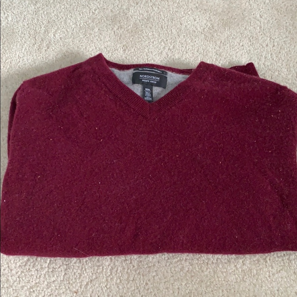 Cashmere v neck sweater